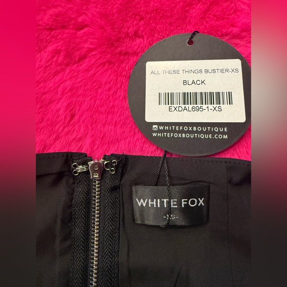 White Fox Boutique Black Strappy Crop Top - Picture 3 of 4